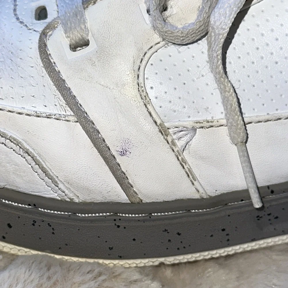 Jordan Classic Low Color White – Cement Size 7.5